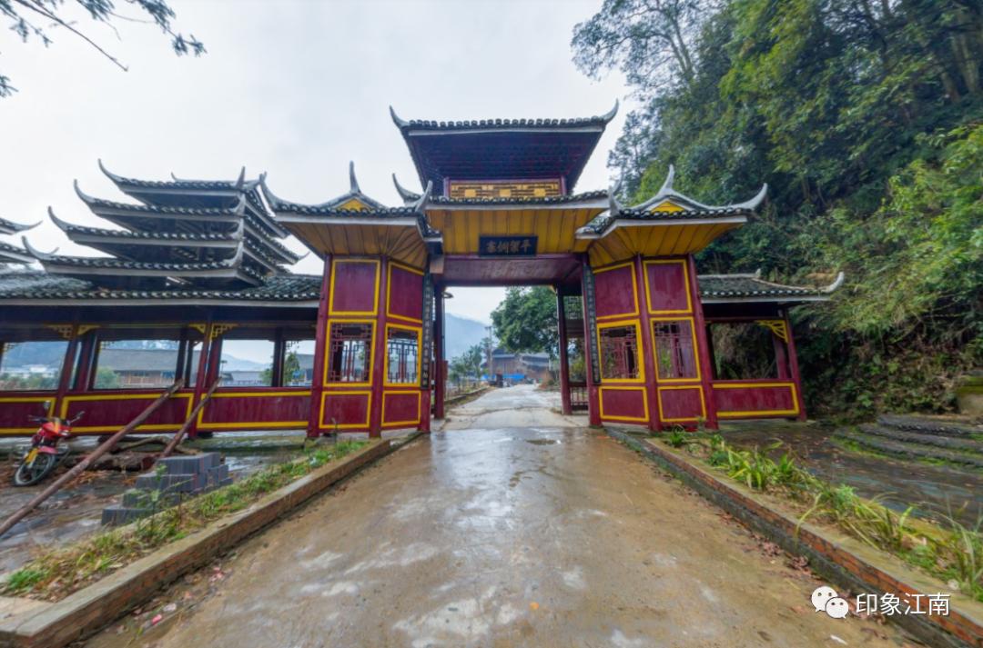 最新侗语歌曲，与自然美景的邂逅，探寻内心平和之旅
