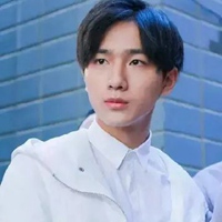 QQ头像李宏毅最新照片及小巷特色小店探秘